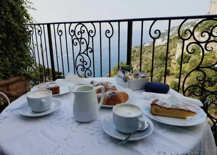 Alojamento de Acomodação e Pequeno-almoço Viviani Amalfi
